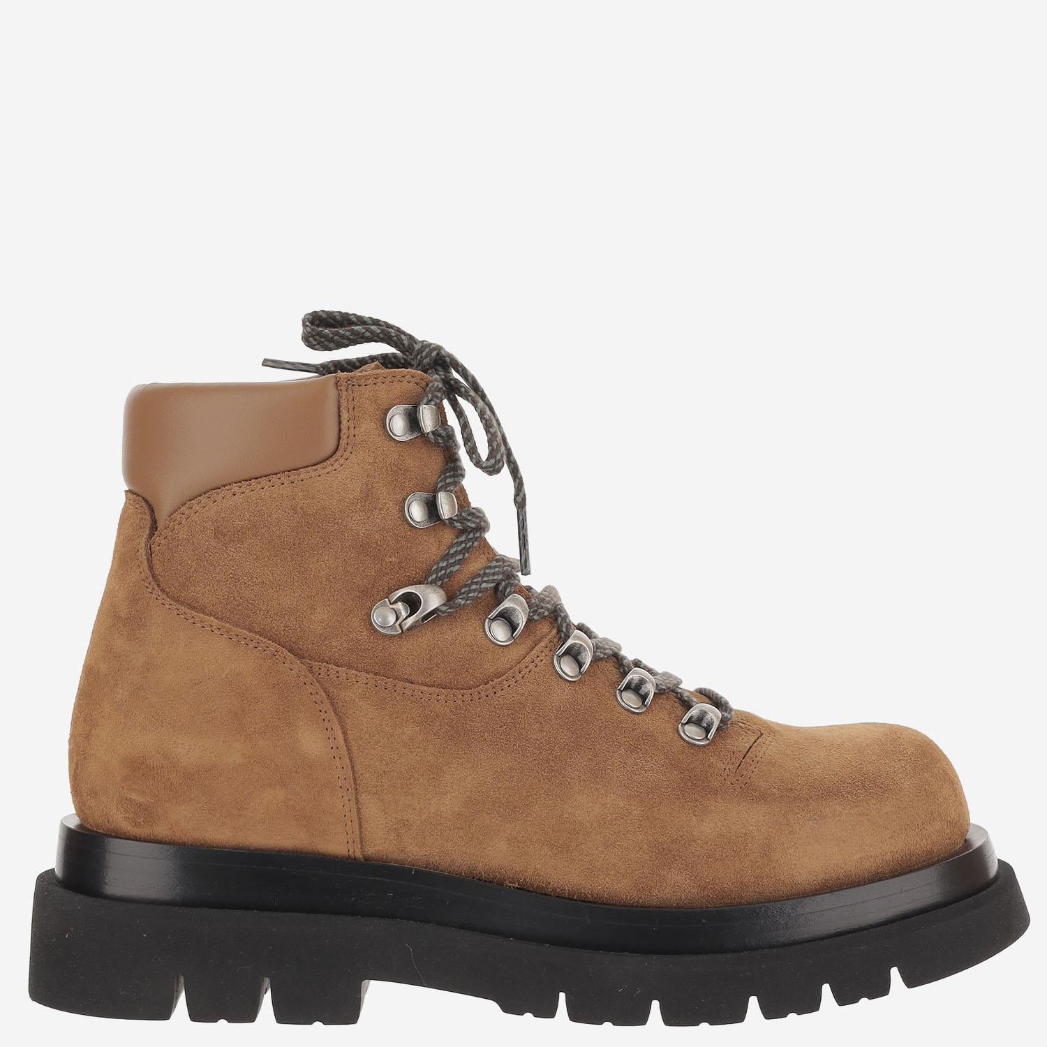 Stivaletti da trekking Lug in pelle scamosciata 843774 V4QN27665 BOTTEGA VENETA 